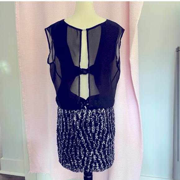 Guess Black Dress Exquisite Open Bow Back Sheer Drape Sequined Skirt - Size 6 - Picture 2 of 7